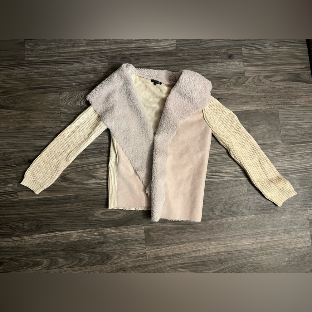 Mixed knit sweater with faux fur